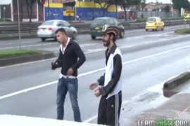 Xxx vídeos mulheres flagradas mijando