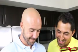Ver padre comendo freira novinha bonita e gostosa