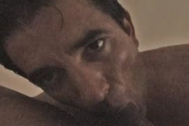 Imagens de seios sendo chupado por homens