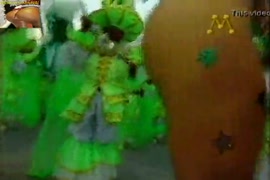 Ve mulher transando com um gorila