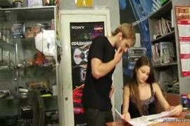 Stor-titted rødhårete bombarderes