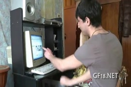 Meninos dancando nu
