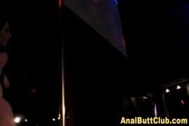 Pornodoido sufocando um velho com a buceta